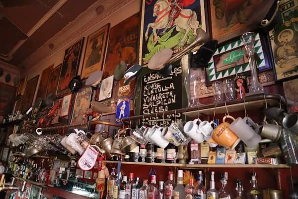 Victor Bar